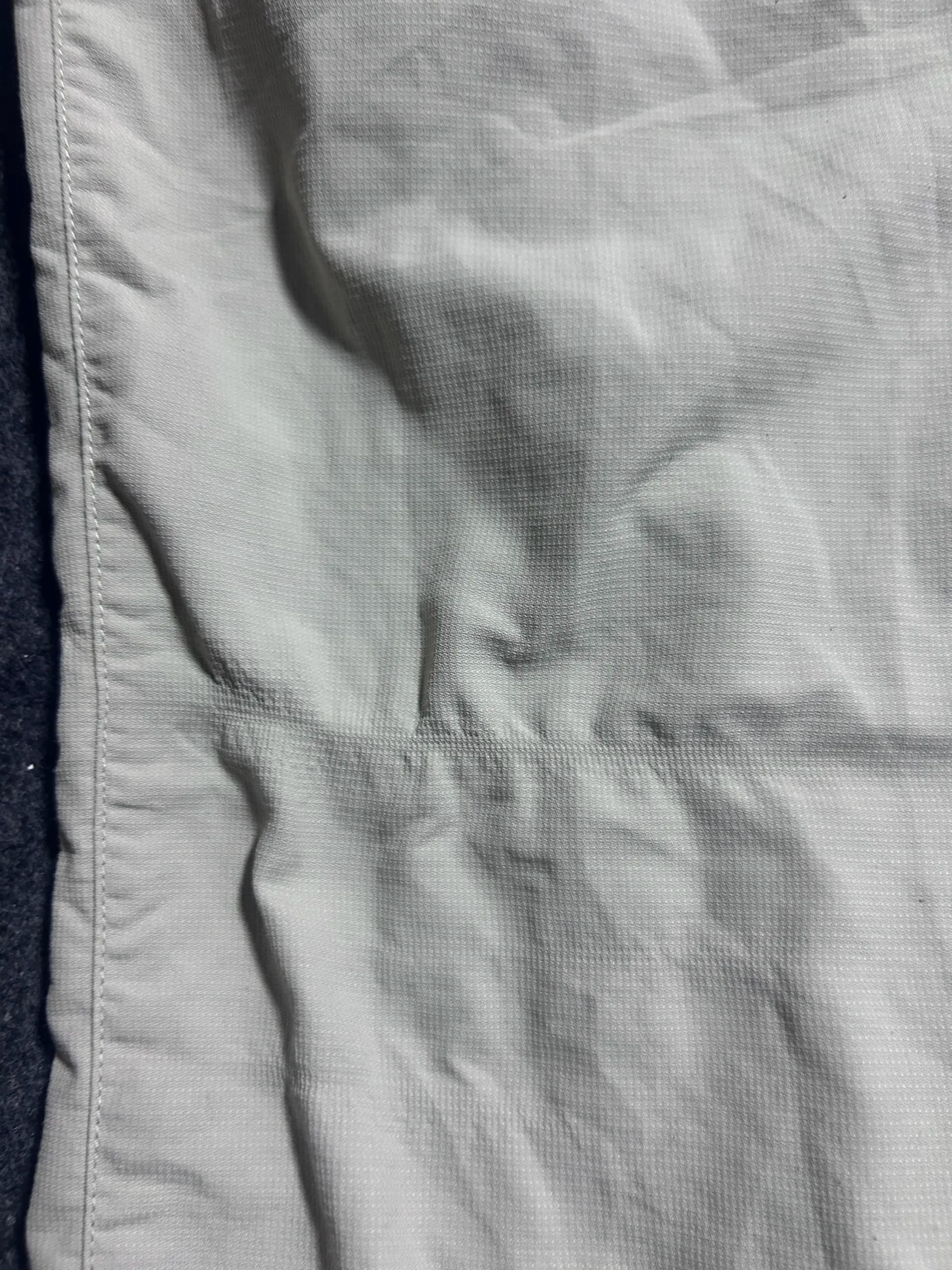 Columbia thrift cargo pants India close-up