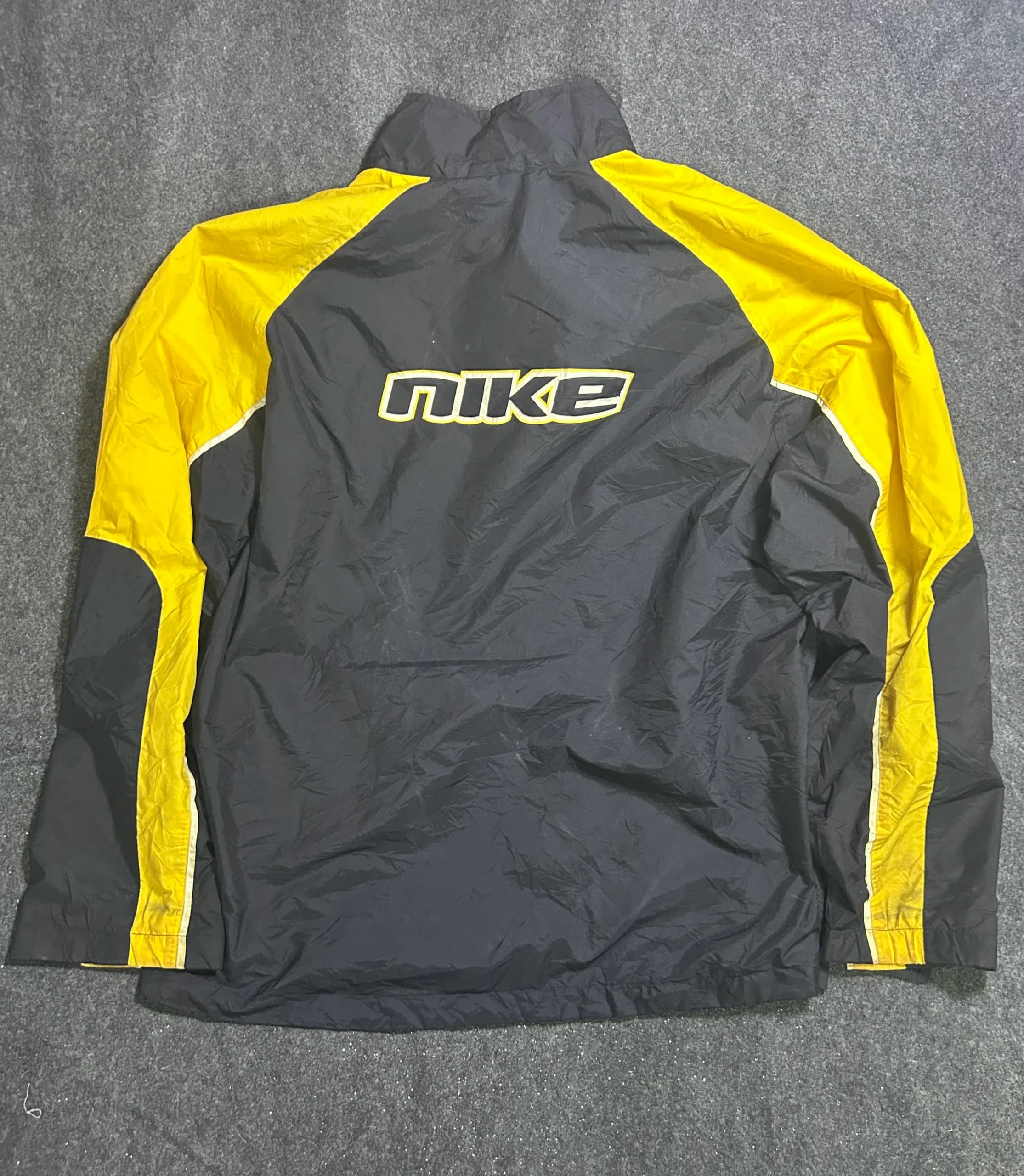 Nike thrift windbreaker jacket India back view