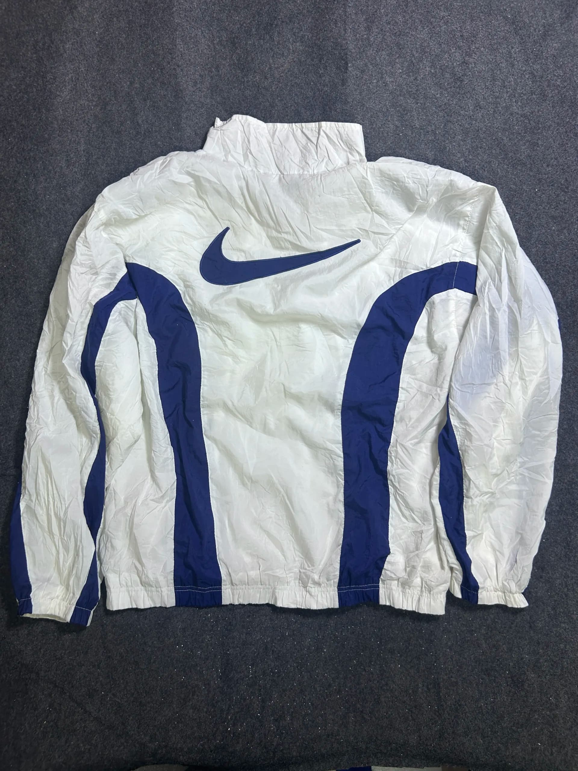 Nike thrift windbreaker jacket India back view