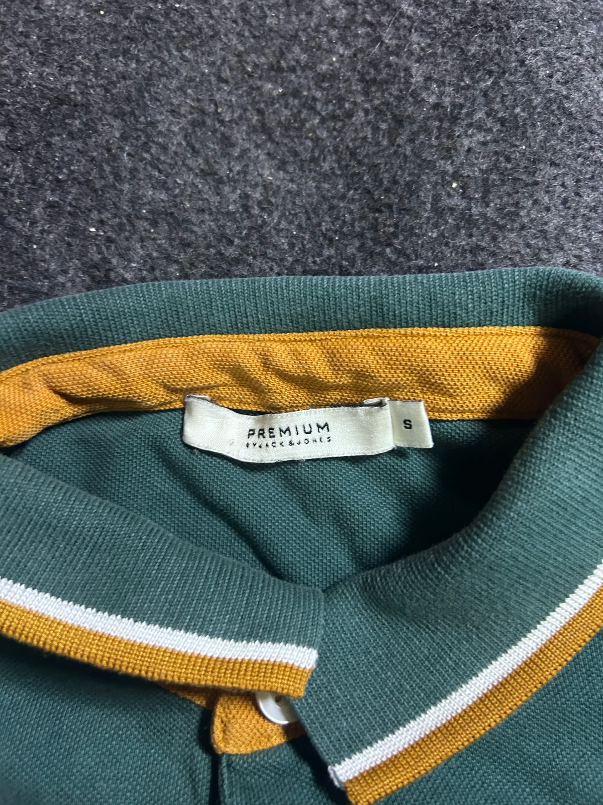 Branded thrift polo shirt India detail view
