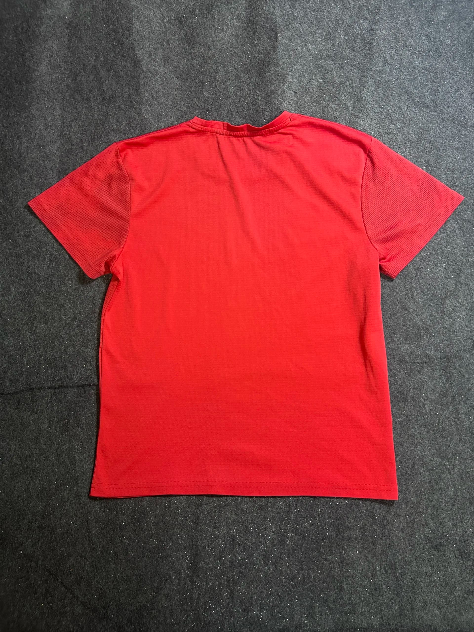 Adidas thrift t-shirt India detail view