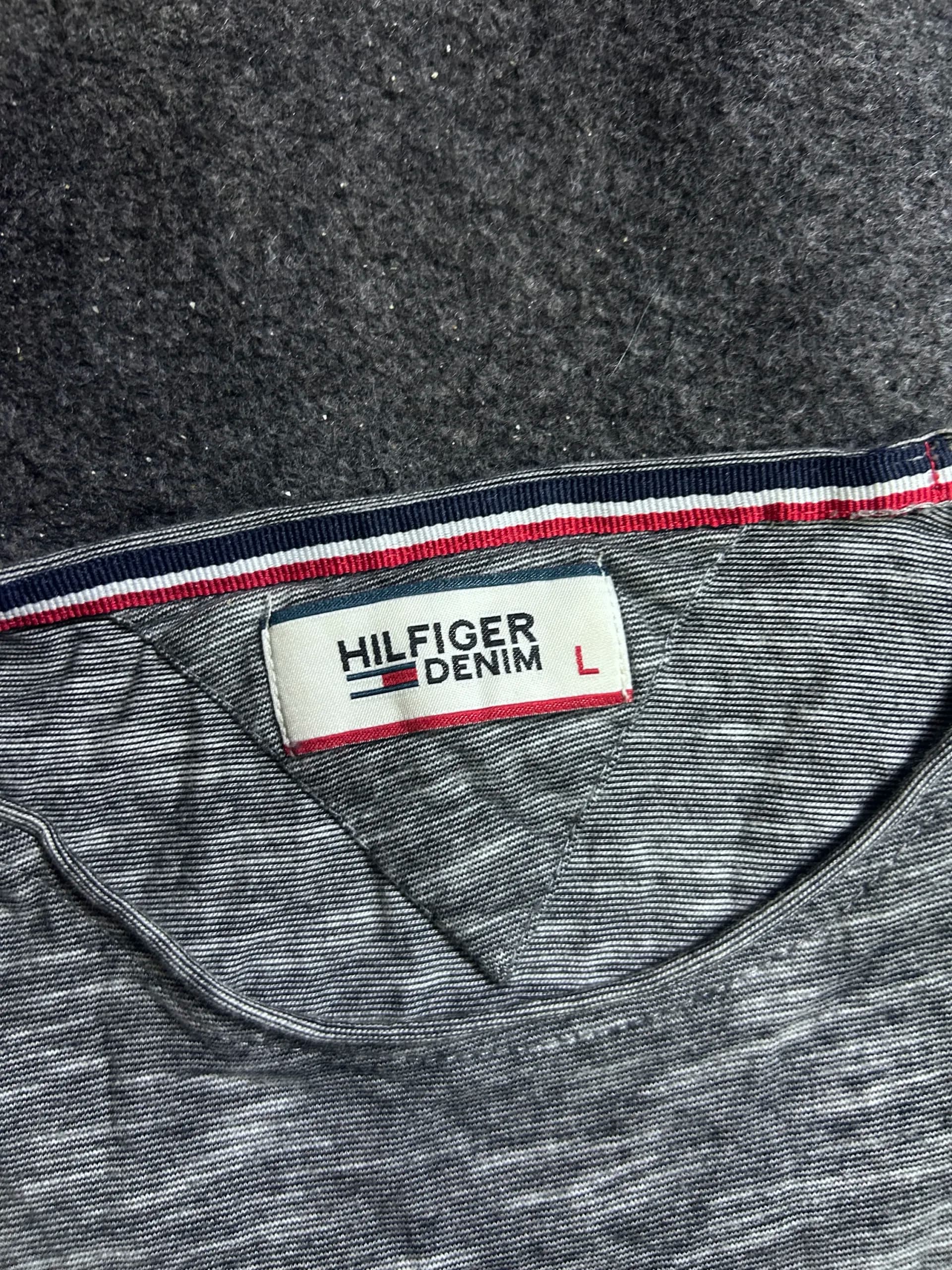 Tommy Hilfiger thrift t-shirt India detail view