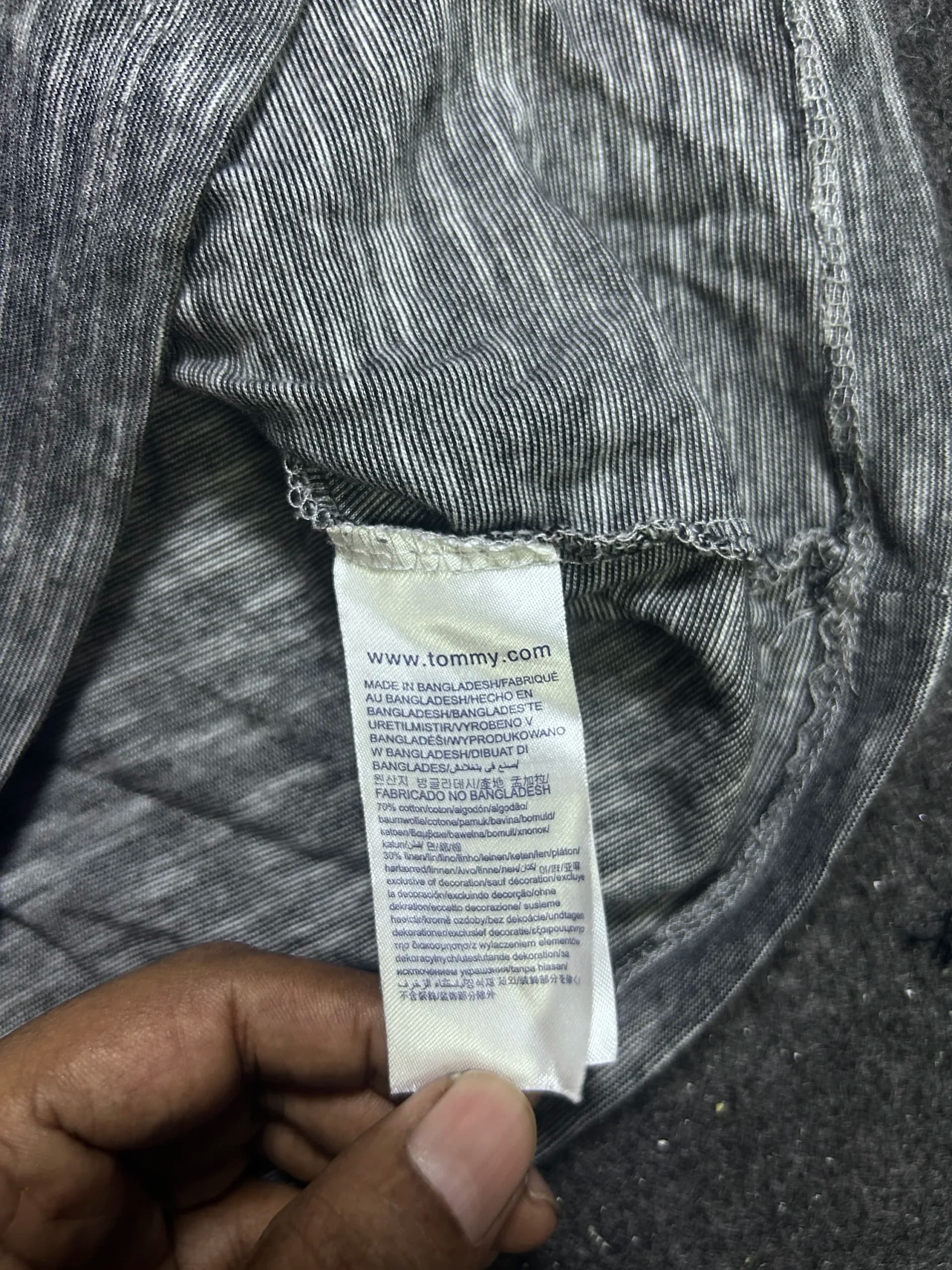 Tommy Hilfiger thrift t-shirt India close-up