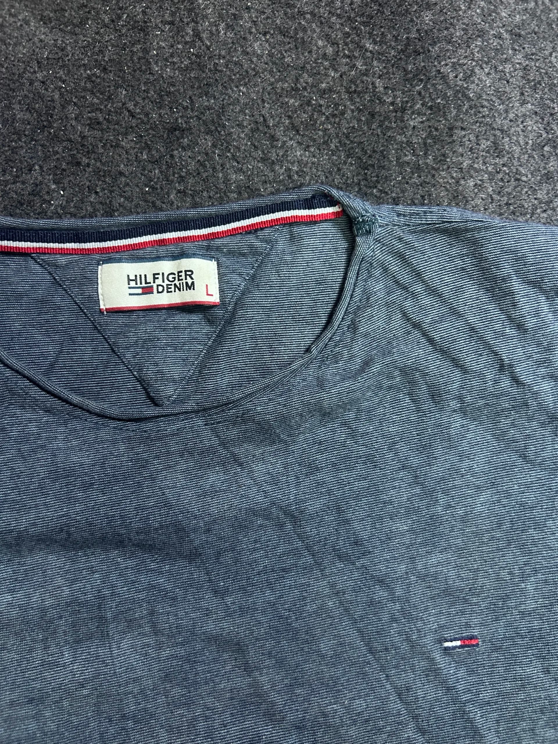 Tommy Hilfiger thrift t-shirt India detail view