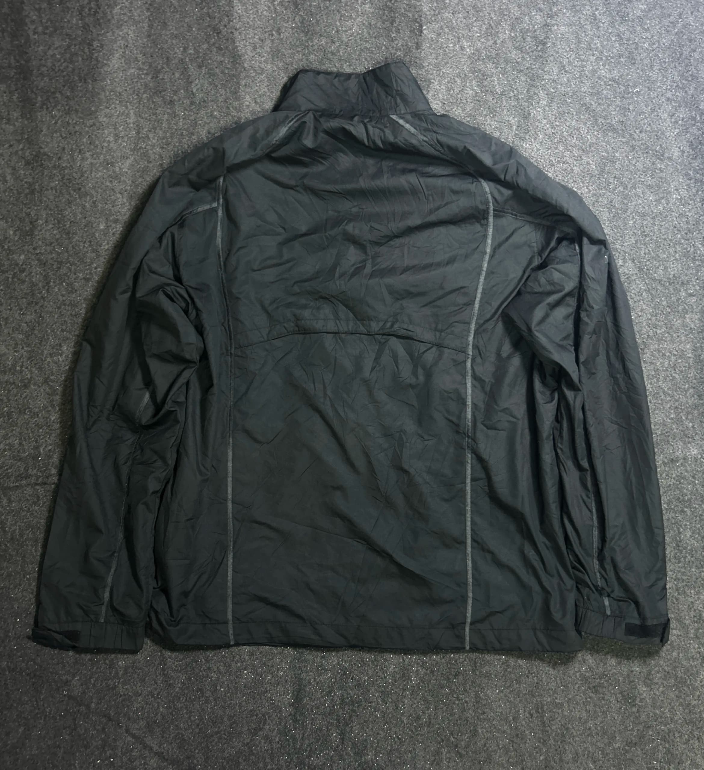 Nike Dri-FIT thrift windbreaker jacket India back view