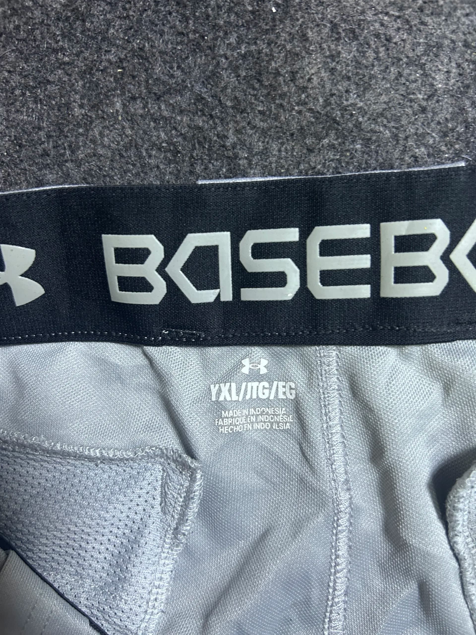 Under Armour thrift shorts India detail view