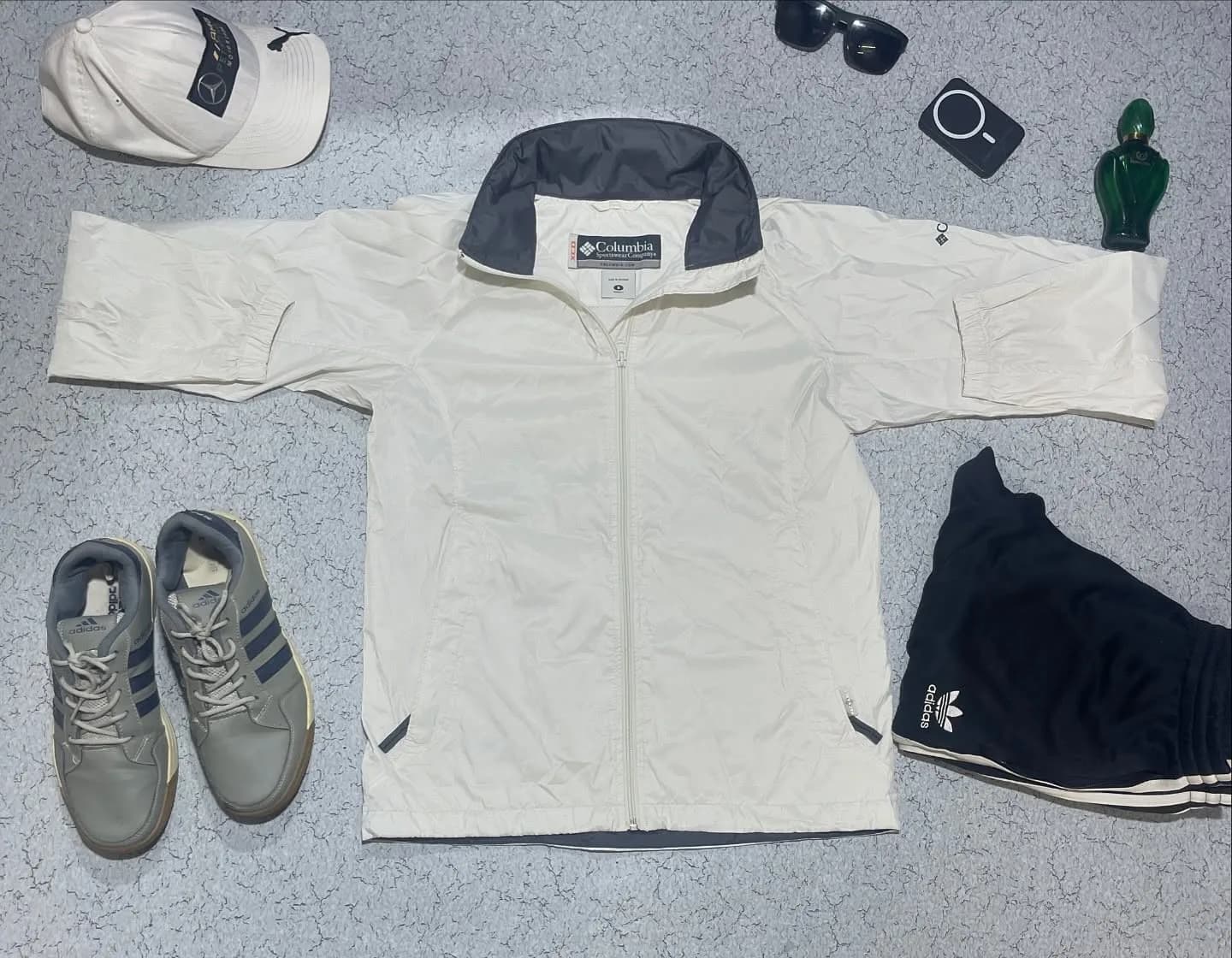 Columbia thrift windbreaker jacket India