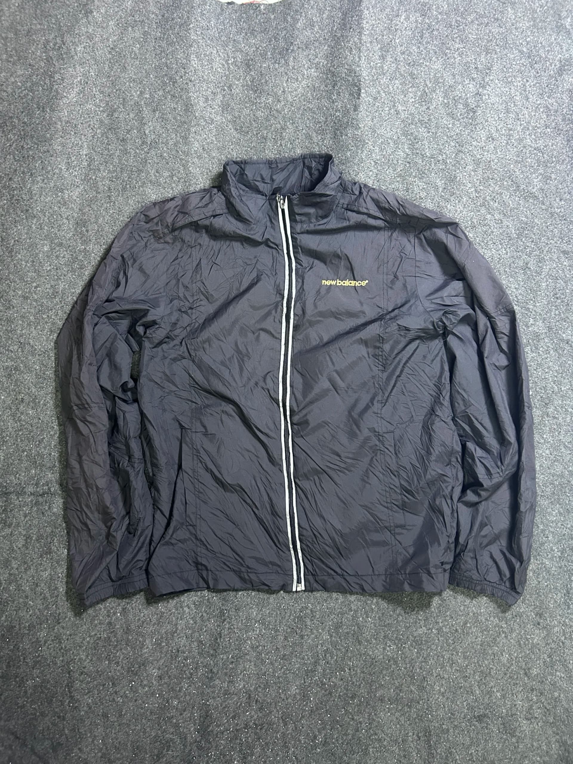 New Balance thrift windbreaker jacket India