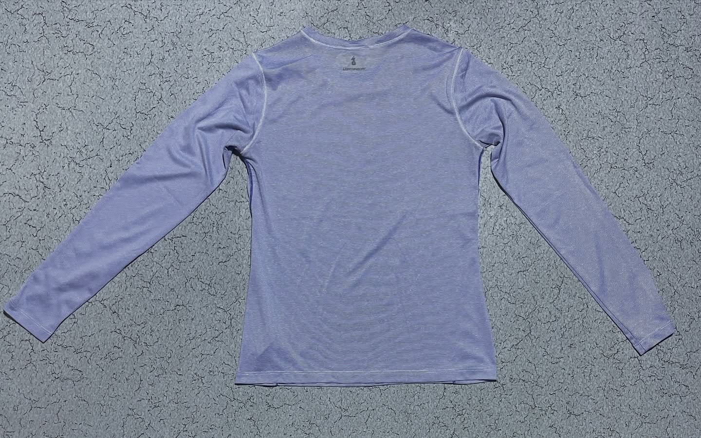 NEW BALANCE WOMEN'S FULL SLEEVE GYM TSHIRT SIZE S