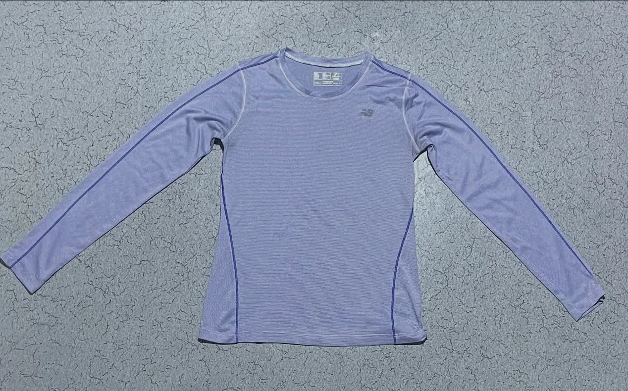 NEW BALANCE WOMEN'S FULL SLEEVE GYM TSHIRT SIZE S