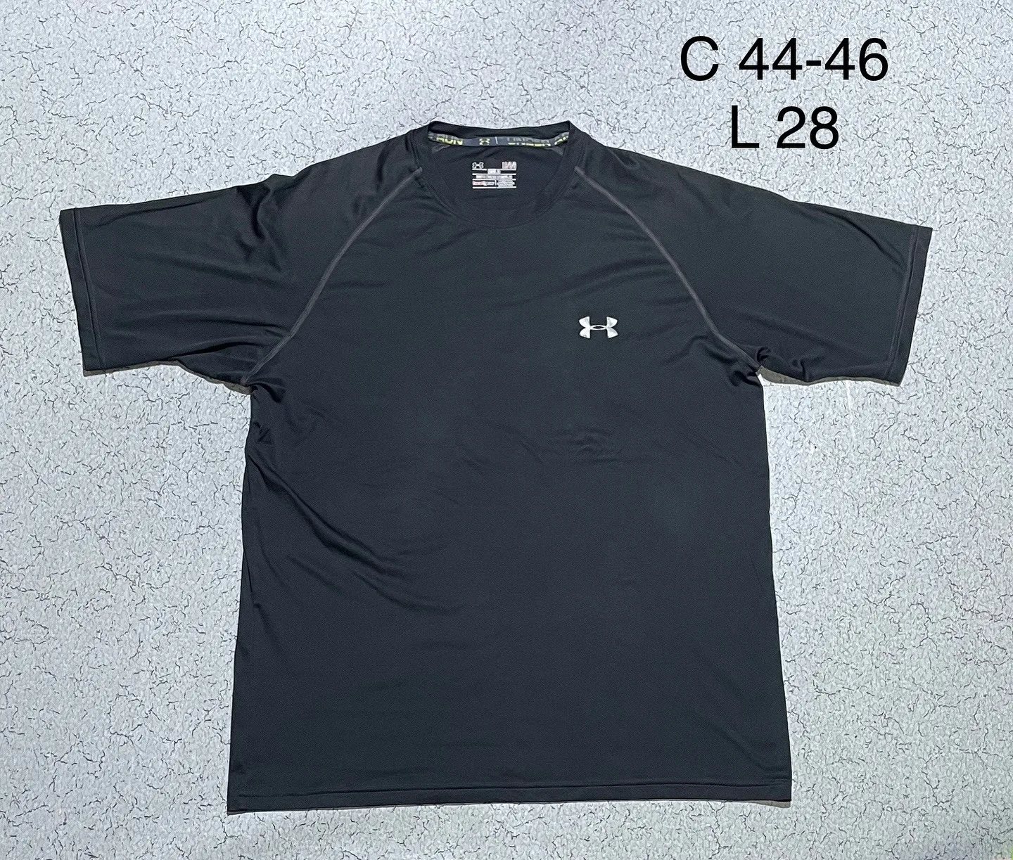 Under Armour Half Sleeve Heatgear Tshirt Size L