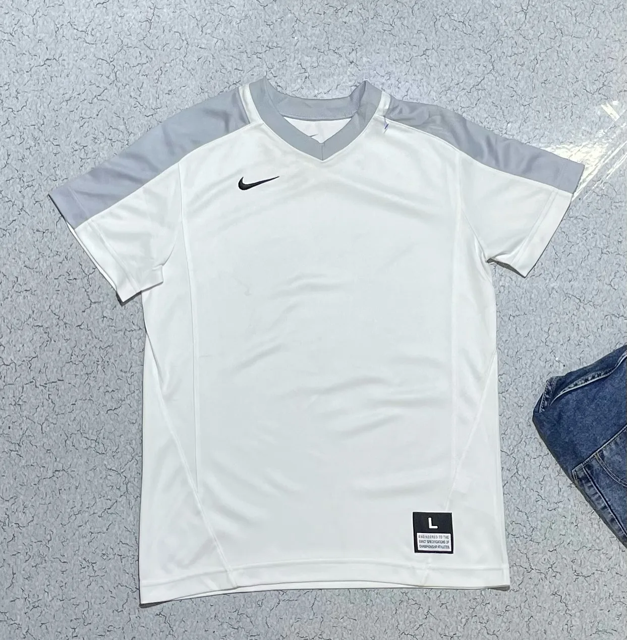 Nike V Neck Dri Fit Tshirt Size S