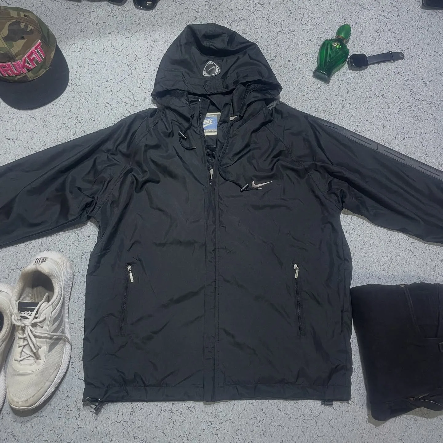 Nike vintage hoodie jacket size L black