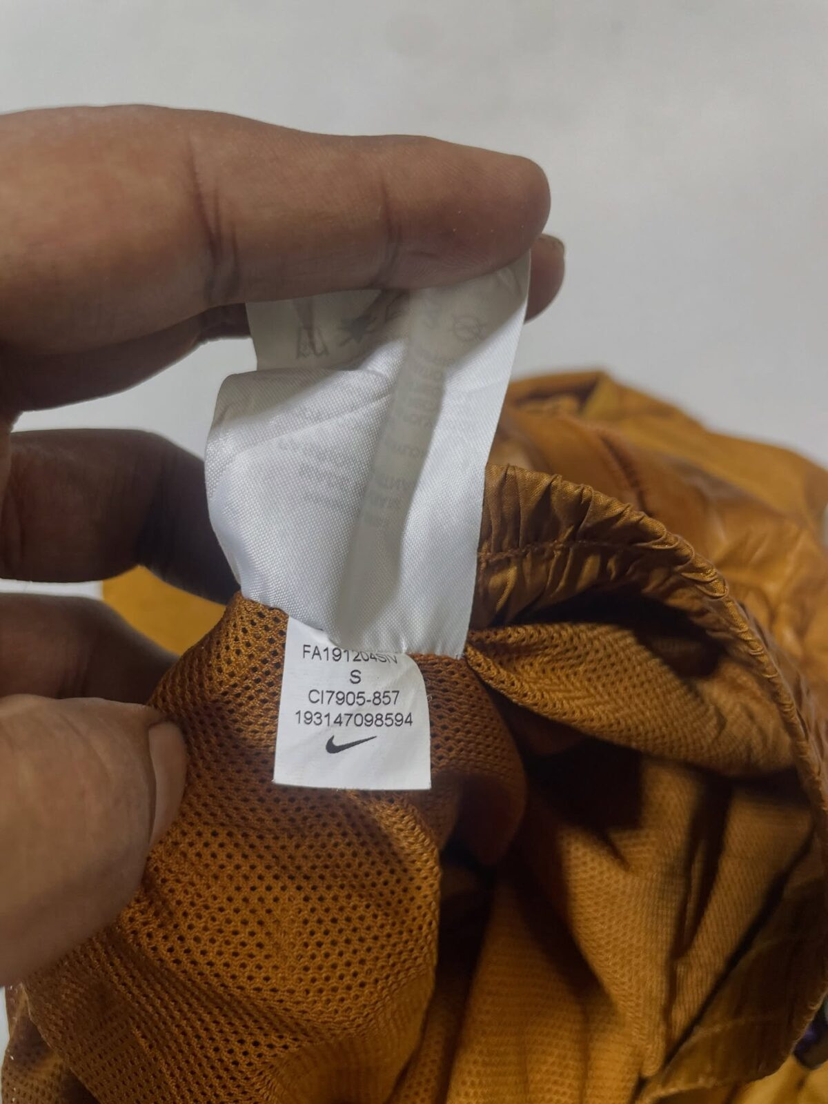Nike golden track pant S