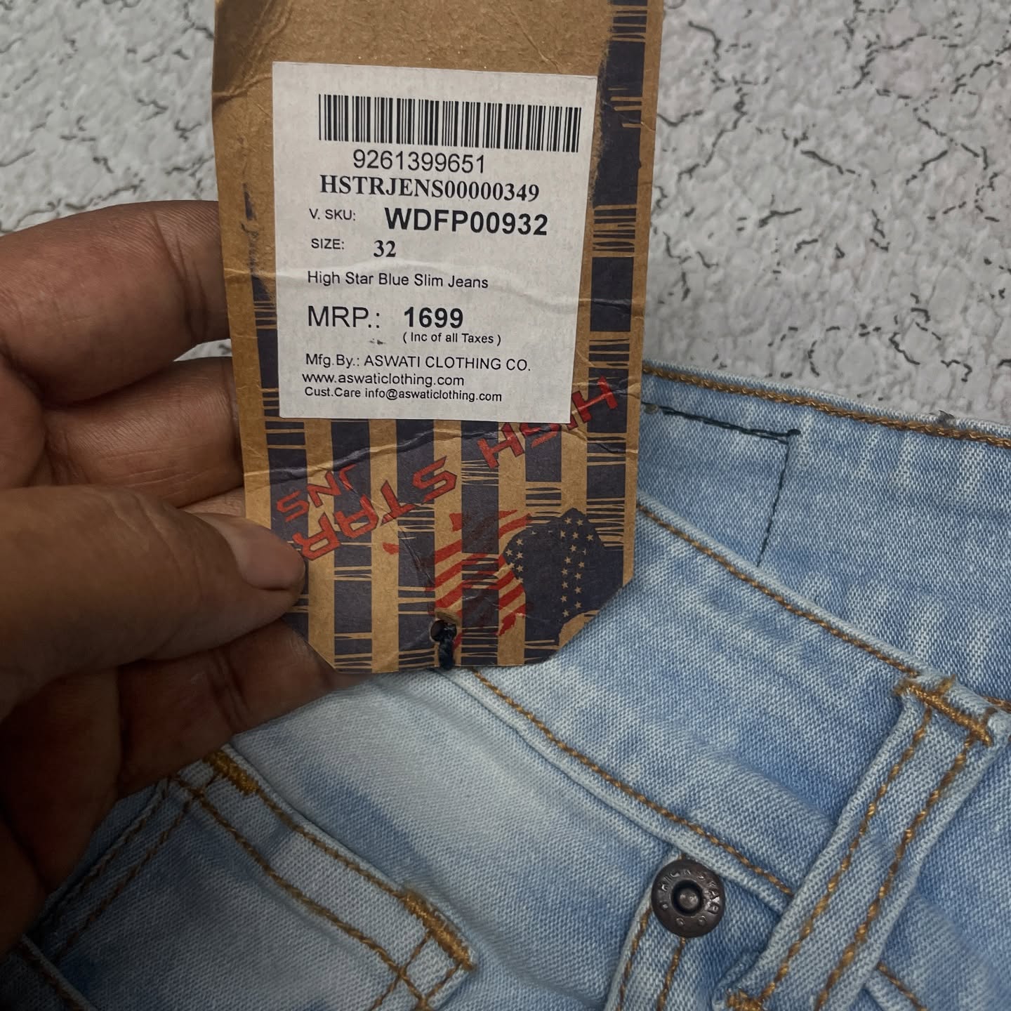 WOMEN JEANS UNUSED BRAND NEW SIZE NEW