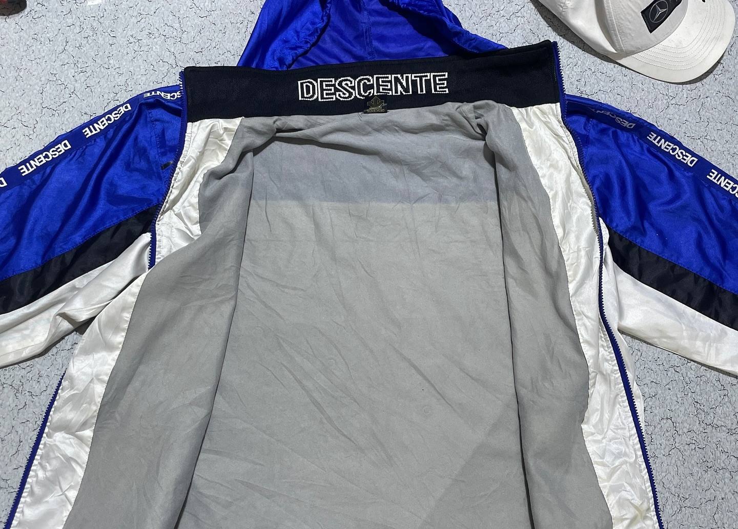 Descente Track Jacket Blue White Size XXL