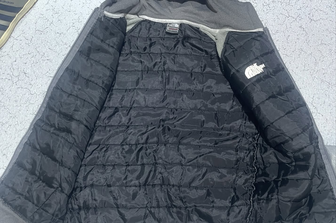 The North Face Puffer Hooded Full Sleeve Tshirt Size S Grey