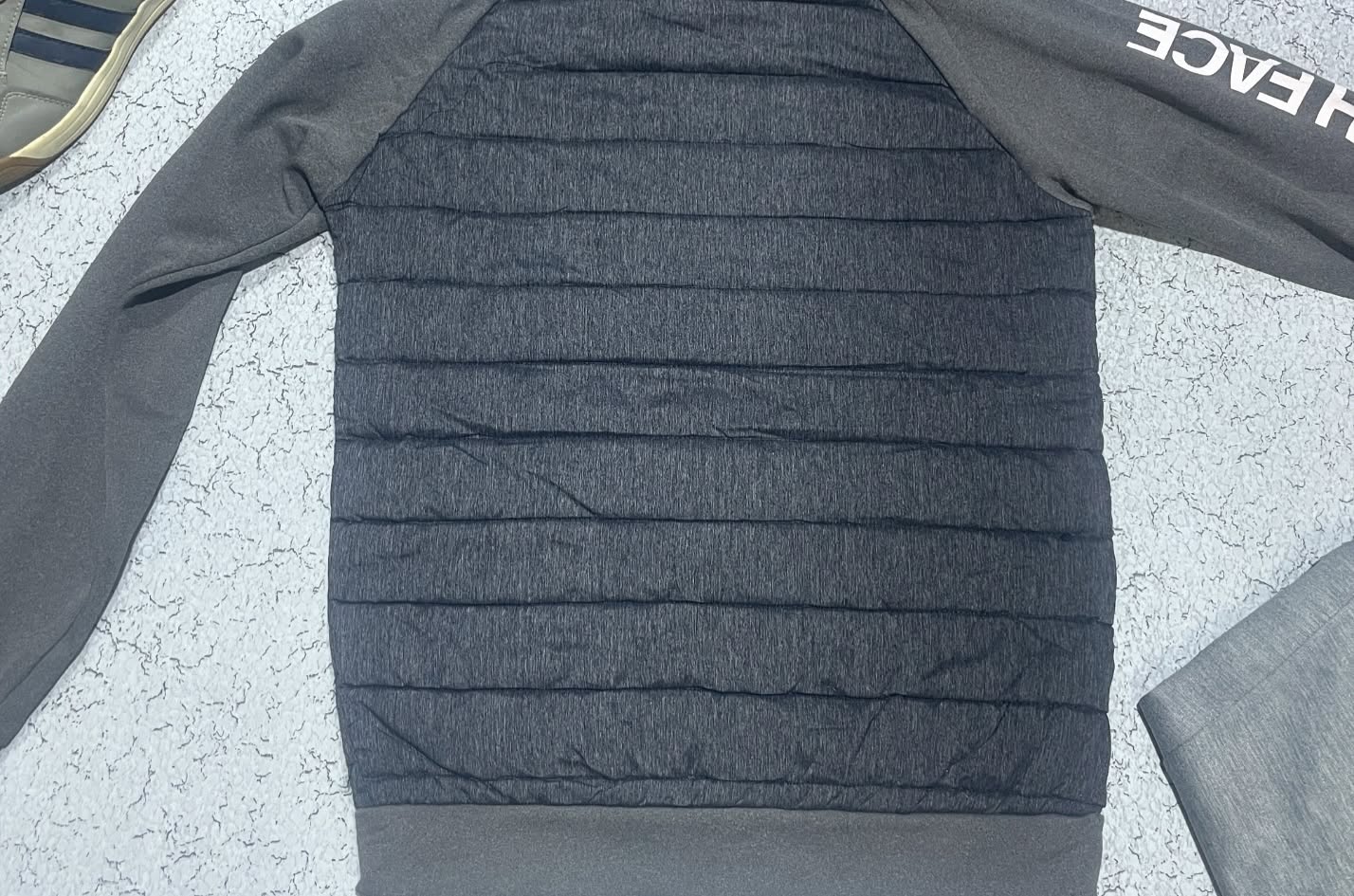 The North Face Puffer Hooded Full Sleeve Tshirt Size S Grey