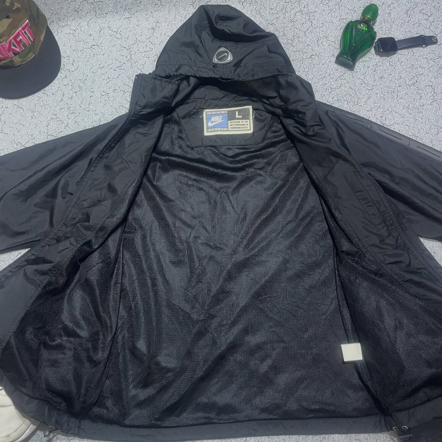 Nike vintage hoodie jacket size L black