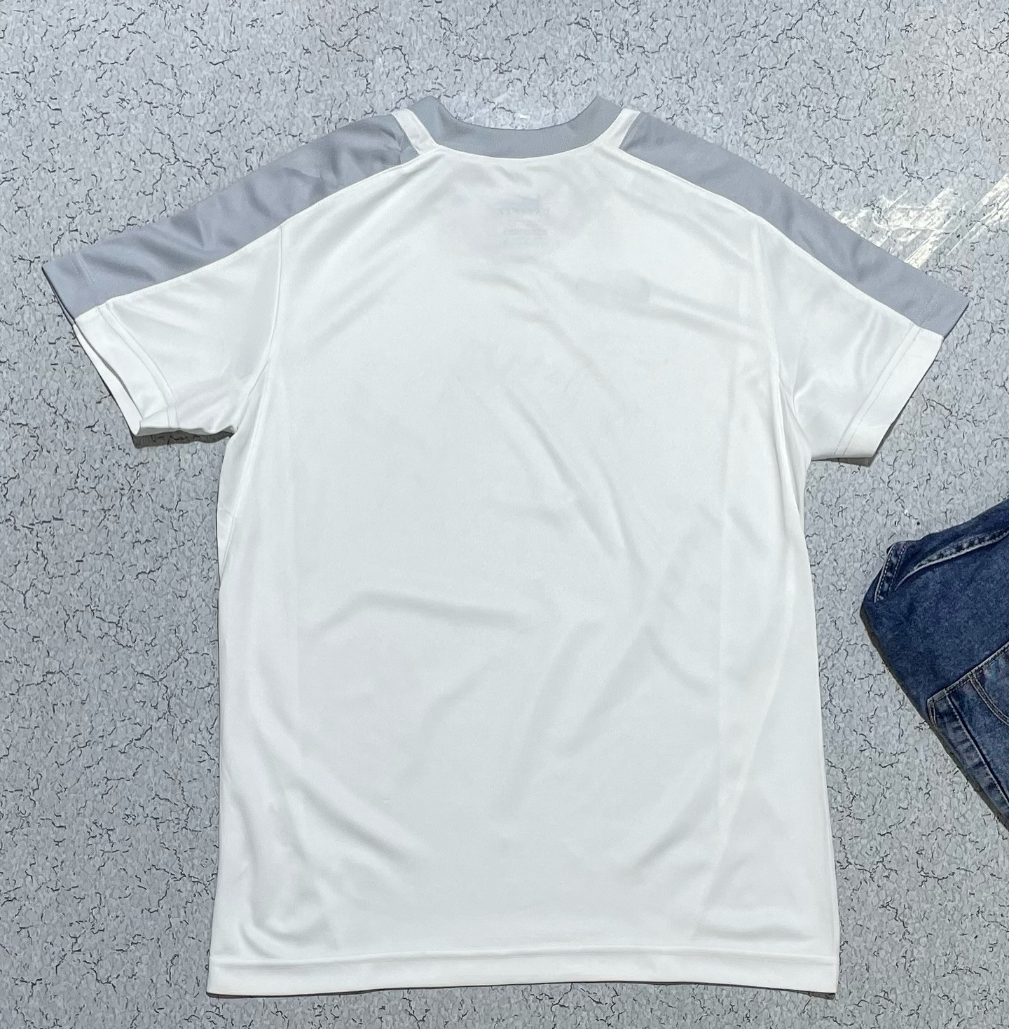 Nike V Neck Dri Fit Tshirt Size S