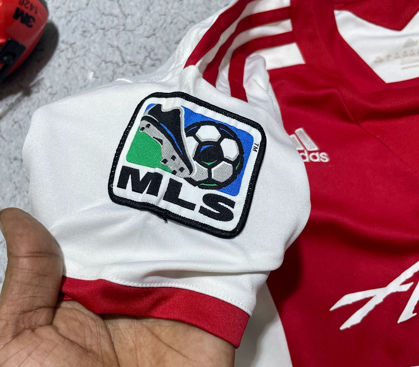 Adidas Alaska Airlines red jersey size M