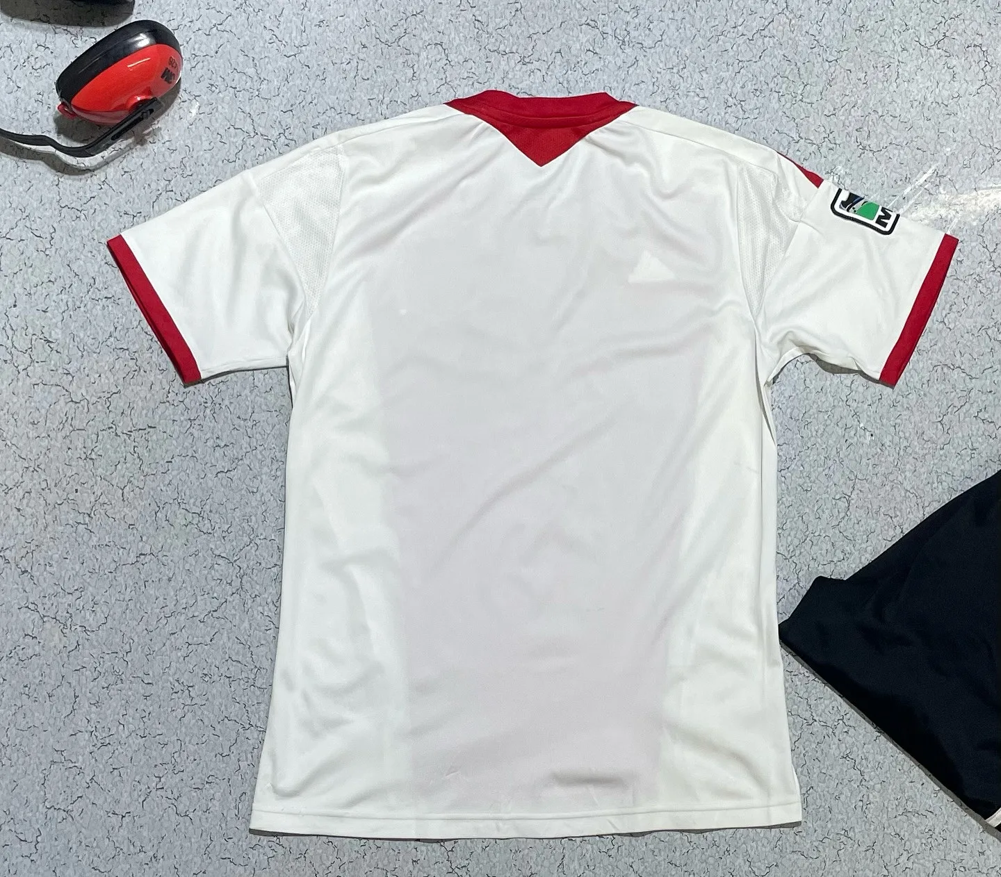 Adidas Alaska Airlines red jersey size M