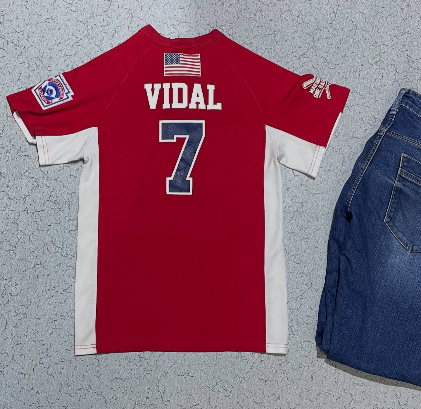 Baseball jersey size M