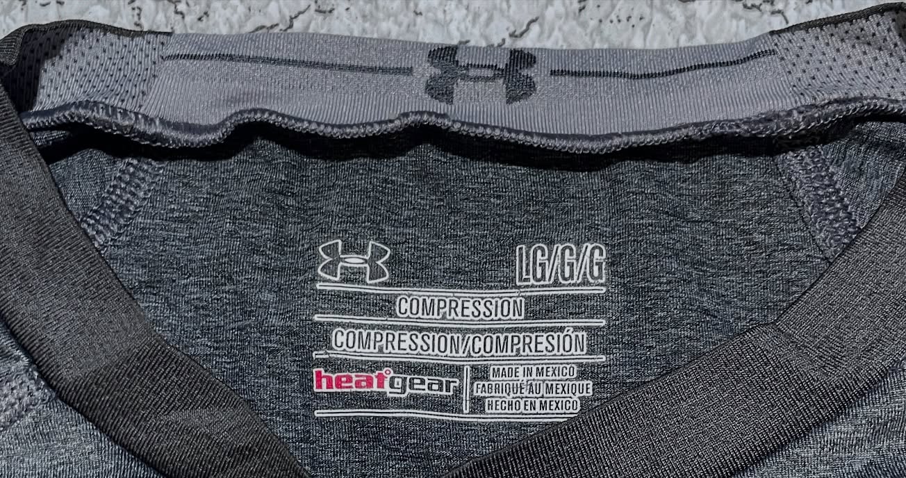Under Armour Compression Full Sleeve Tshirt Size S Grey