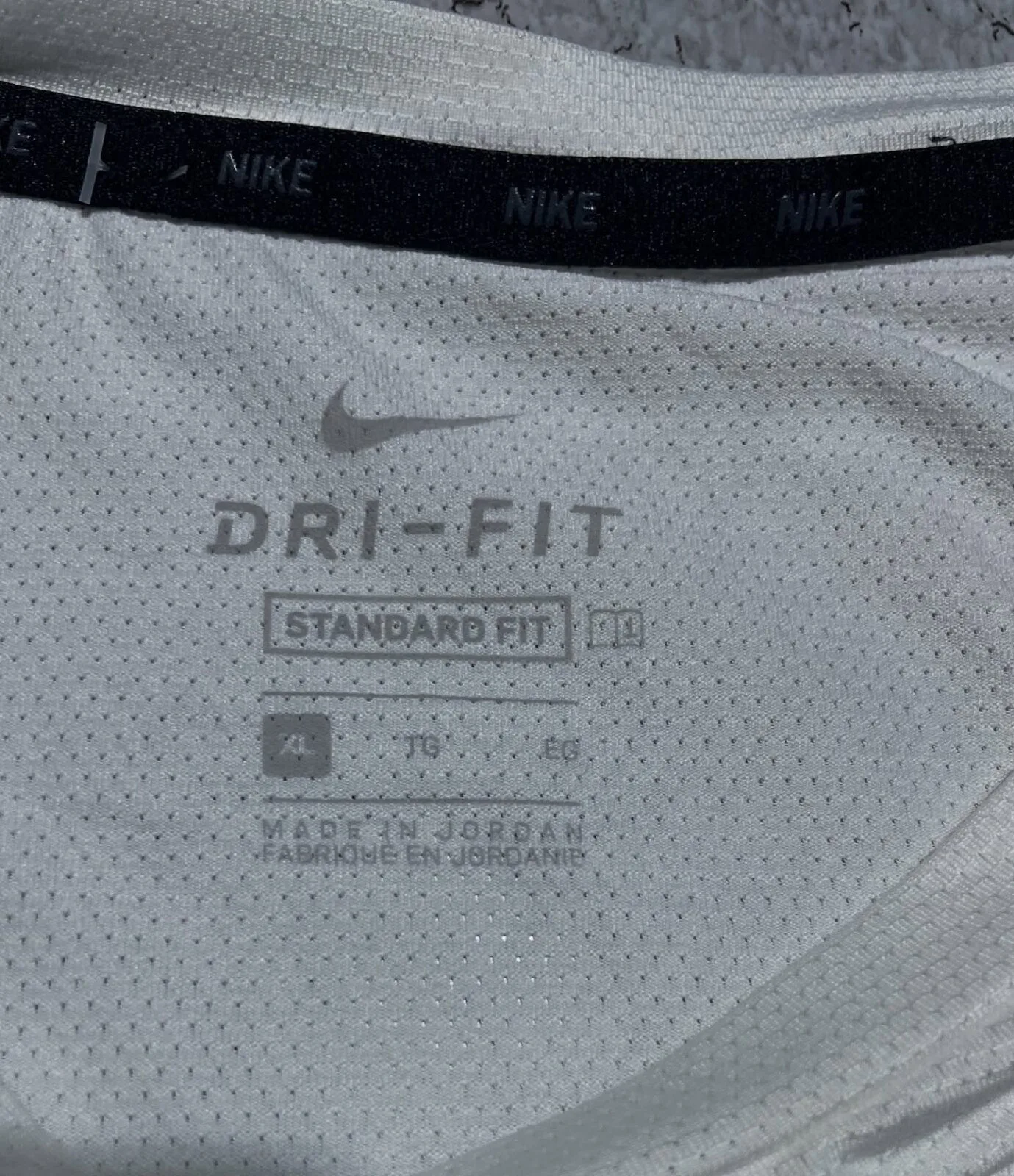 NIKE DRI FIT TSHIRT SIZE M