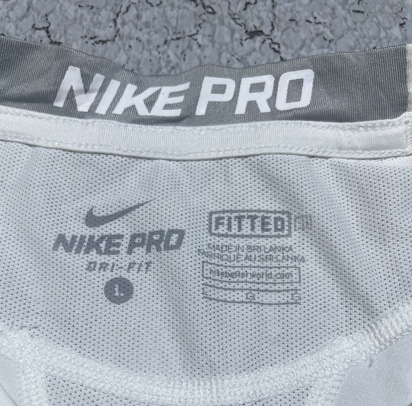 Nike Pro Fitted Hafl Sleeve Tshirt Size L