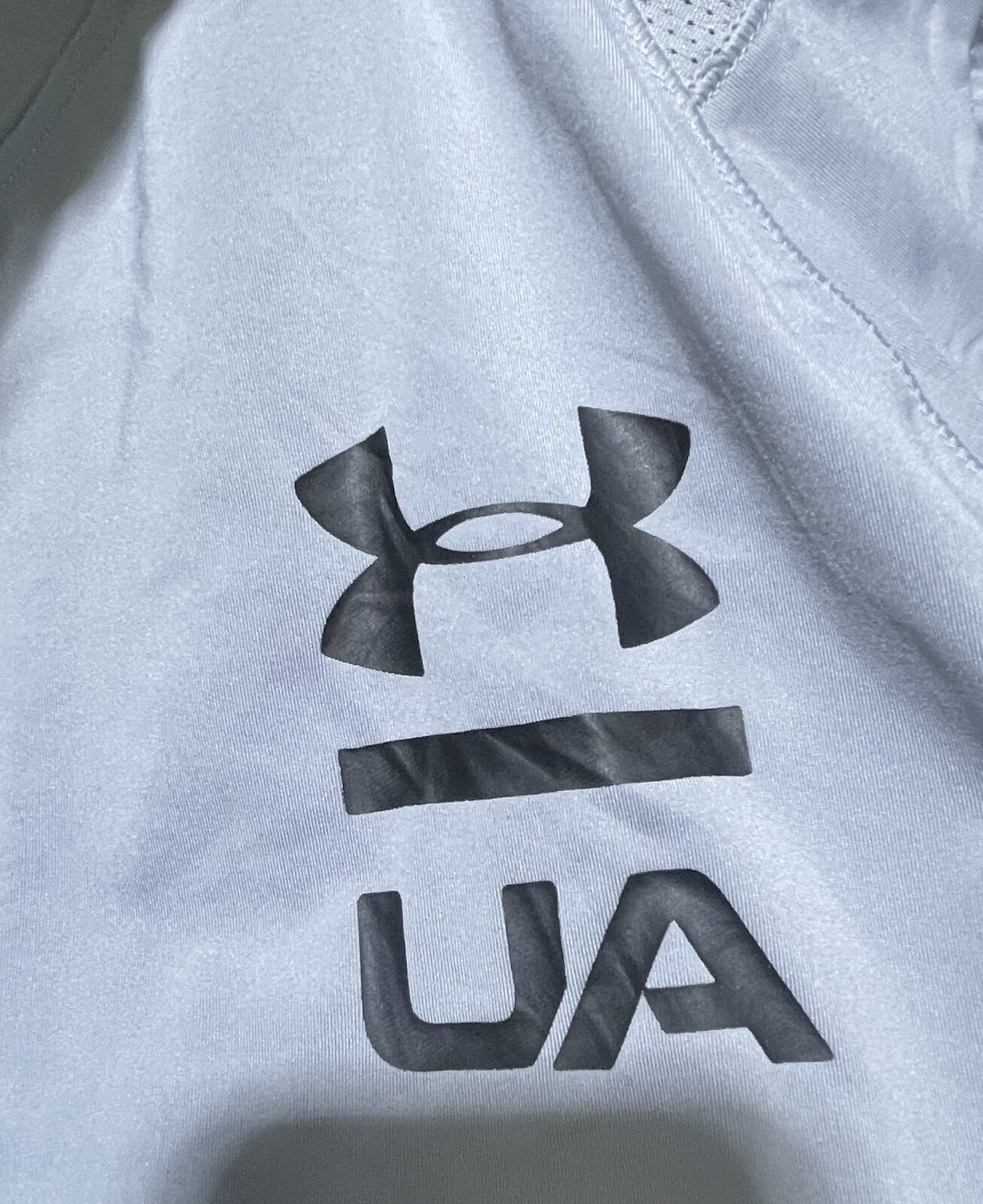 UNDER ARMOUR HEATGEAR BODY FITTED HALF SLEEVE TSHIRT SIZE M