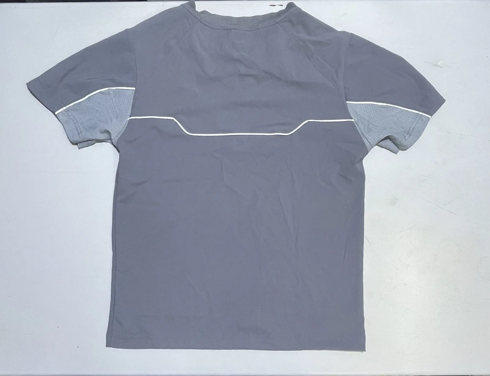 Under Armour half sleeve tshirt size L grey