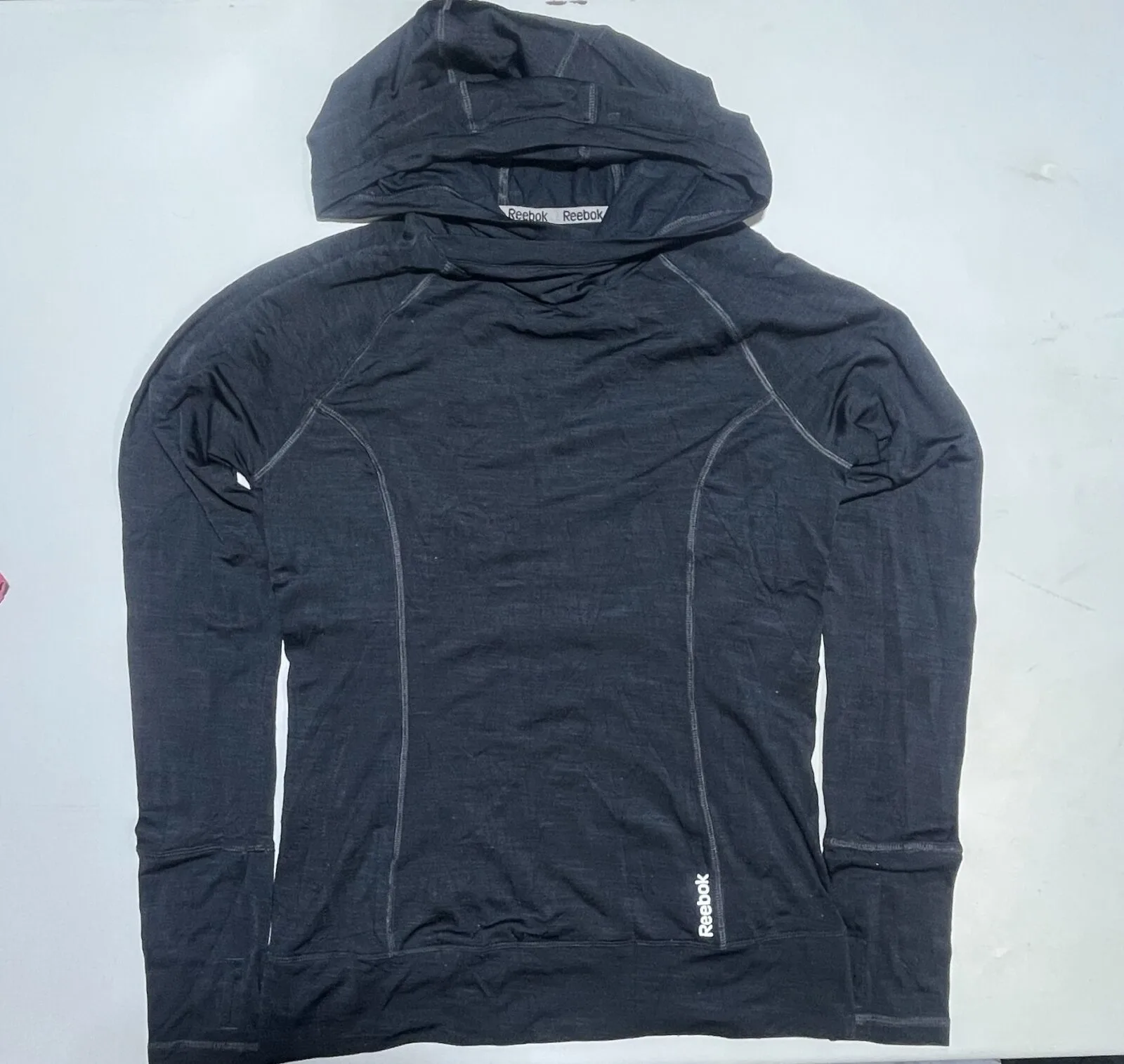Reebok hoodie  body fitted full sleeve tshirt size S black