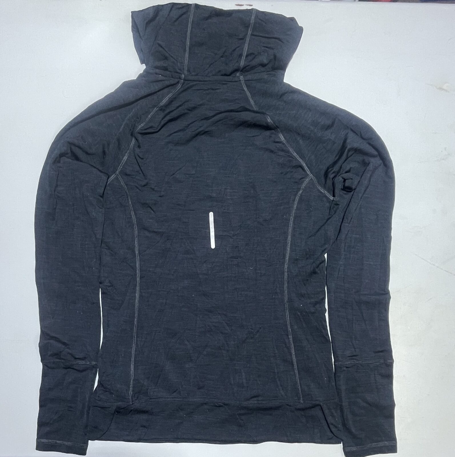 Reebok hoodie  body fitted full sleeve tshirt size S black