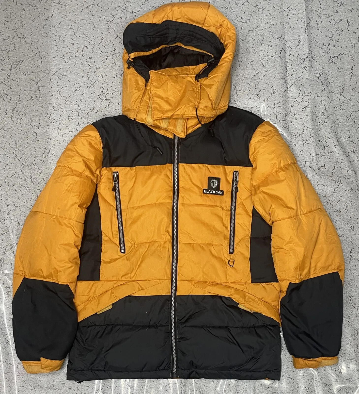 Black Yak Puffer hoodie jacket Yellow Black L