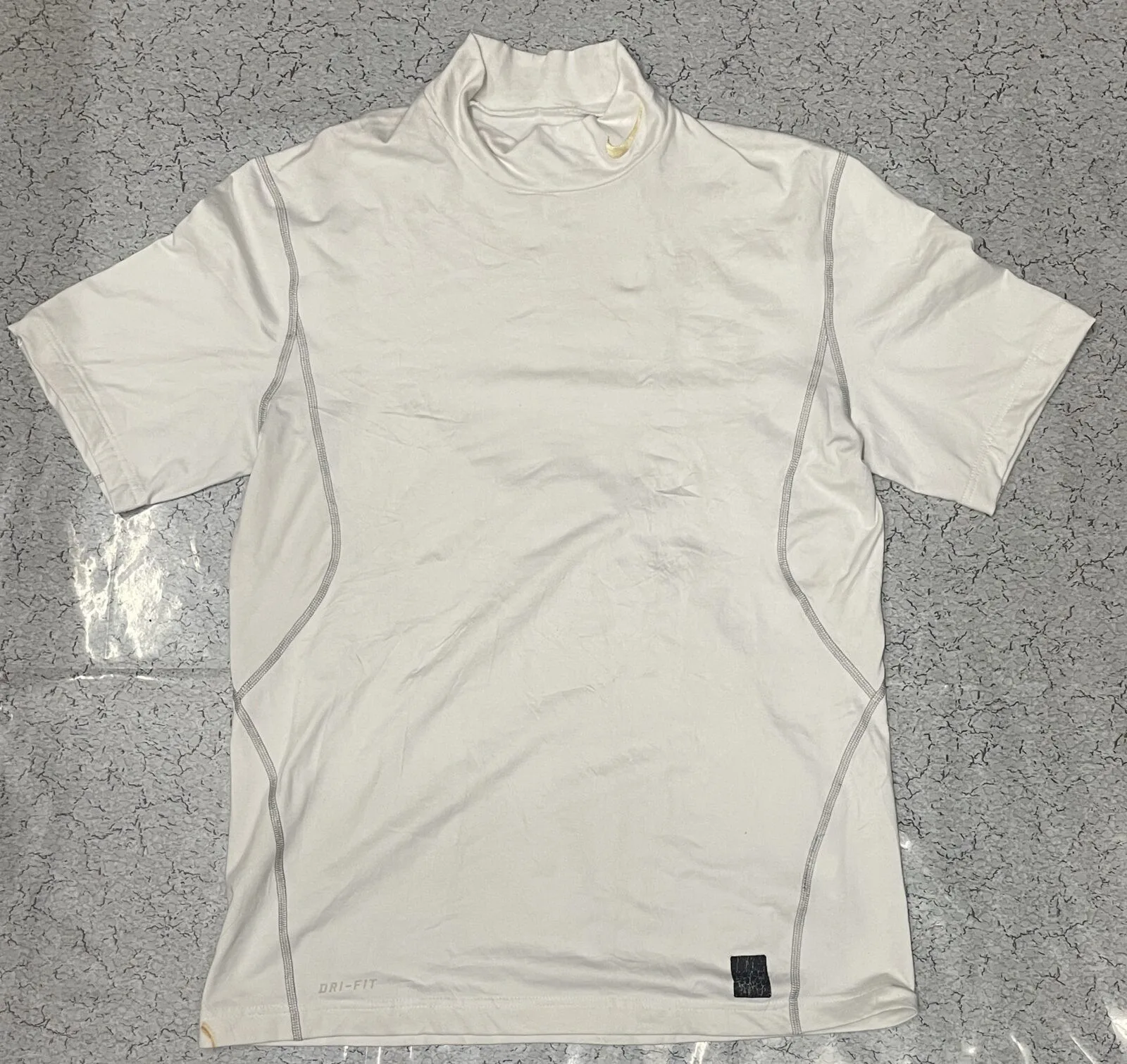 Nike pro compression half sleeve tshirt white size M