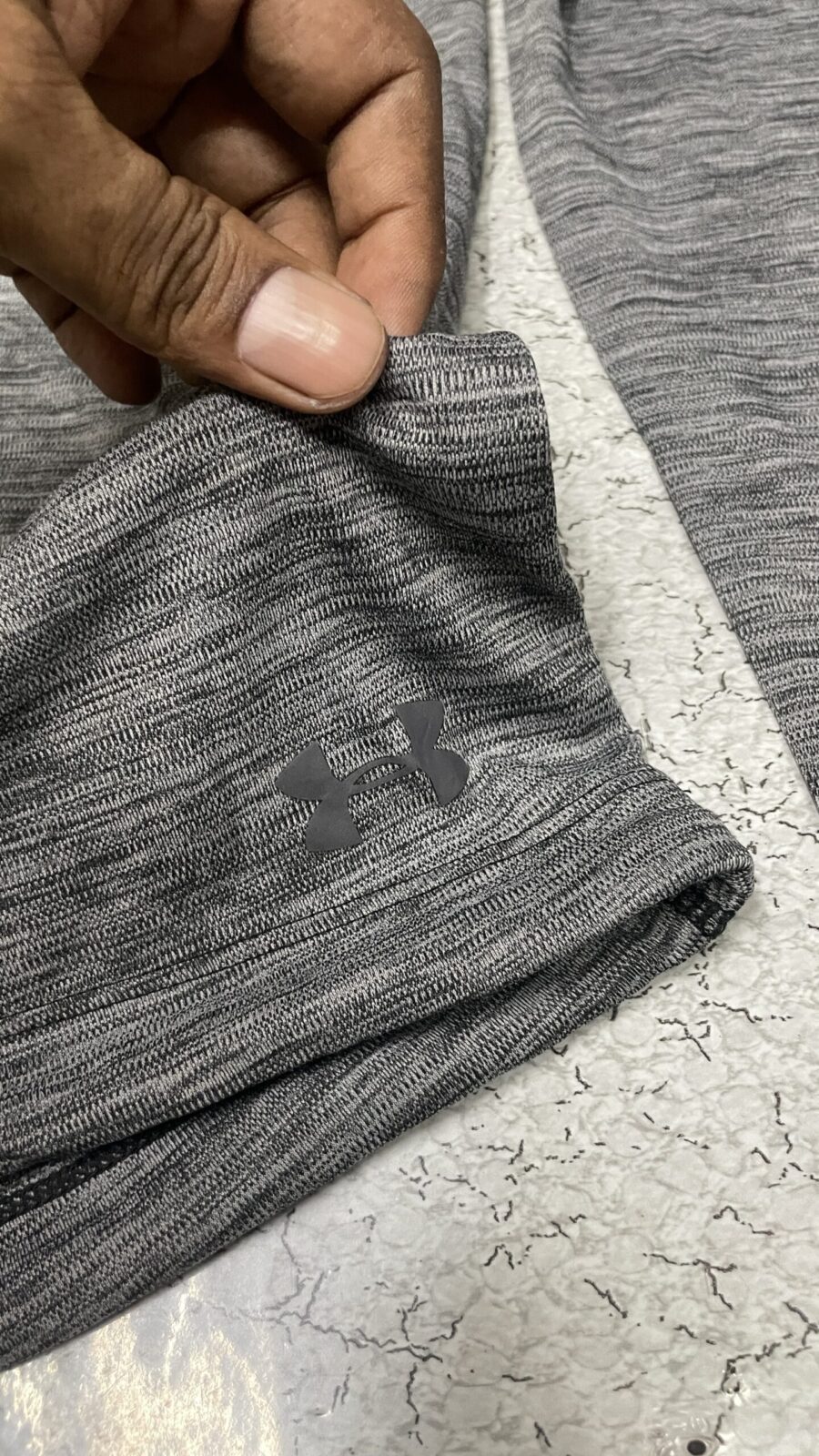 Under Armour Heatgear Hoodie full sleeve Tshirt grey size M