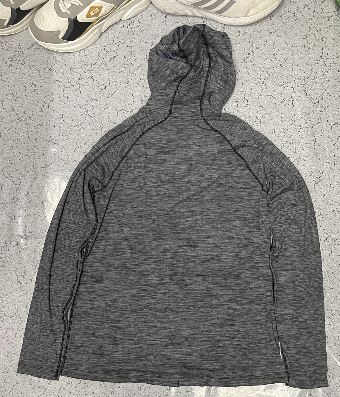Under Armour Heatgear Hoodie full sleeve Tshirt grey size M
