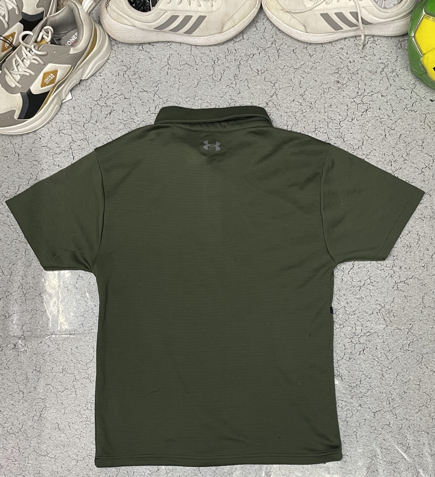 Under Armour Heatgear half sleeve tshirt green size M