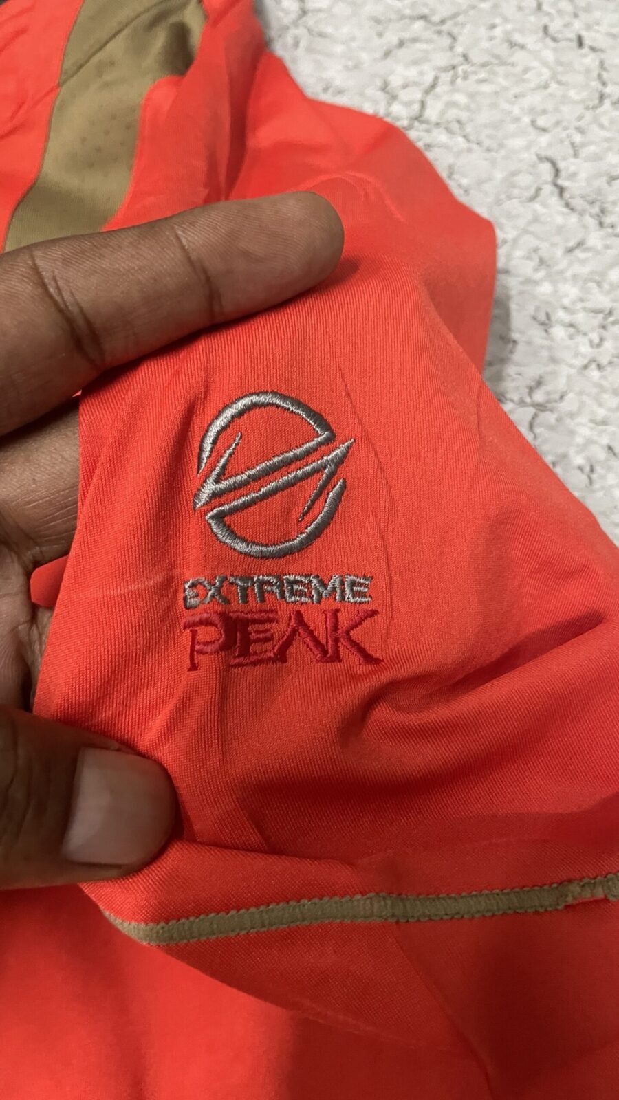 Black Yak Extreme Peak half zip Up Tshirt size M