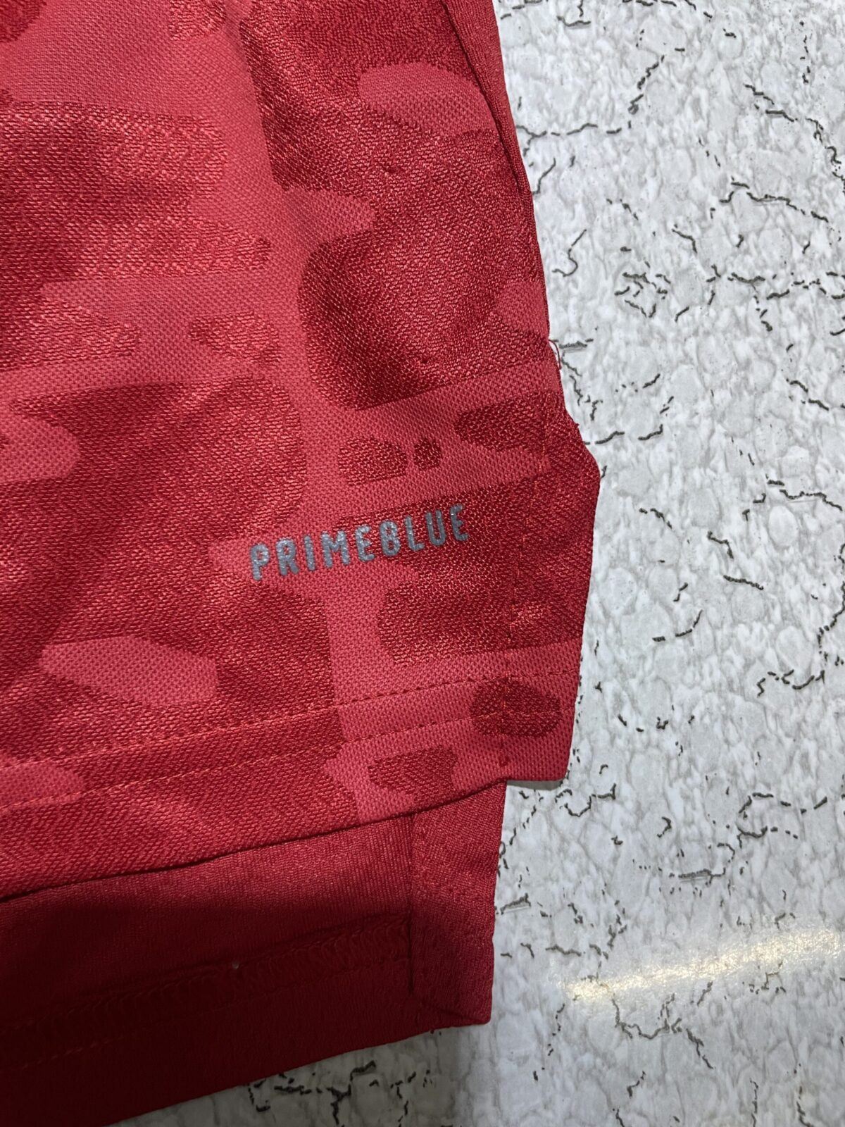 Adidas Santana United football jersey Size M Red