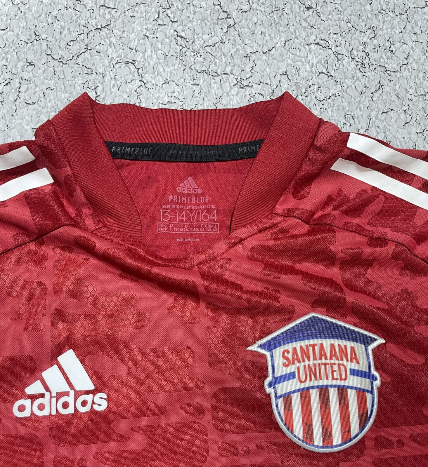 Adidas Santana United football jersey Size M Red