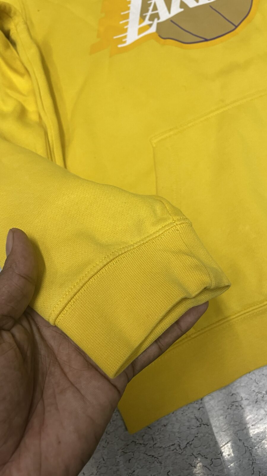 Nike NBA Los Angeles Lakers Pullover Hoodie M (Yellow)