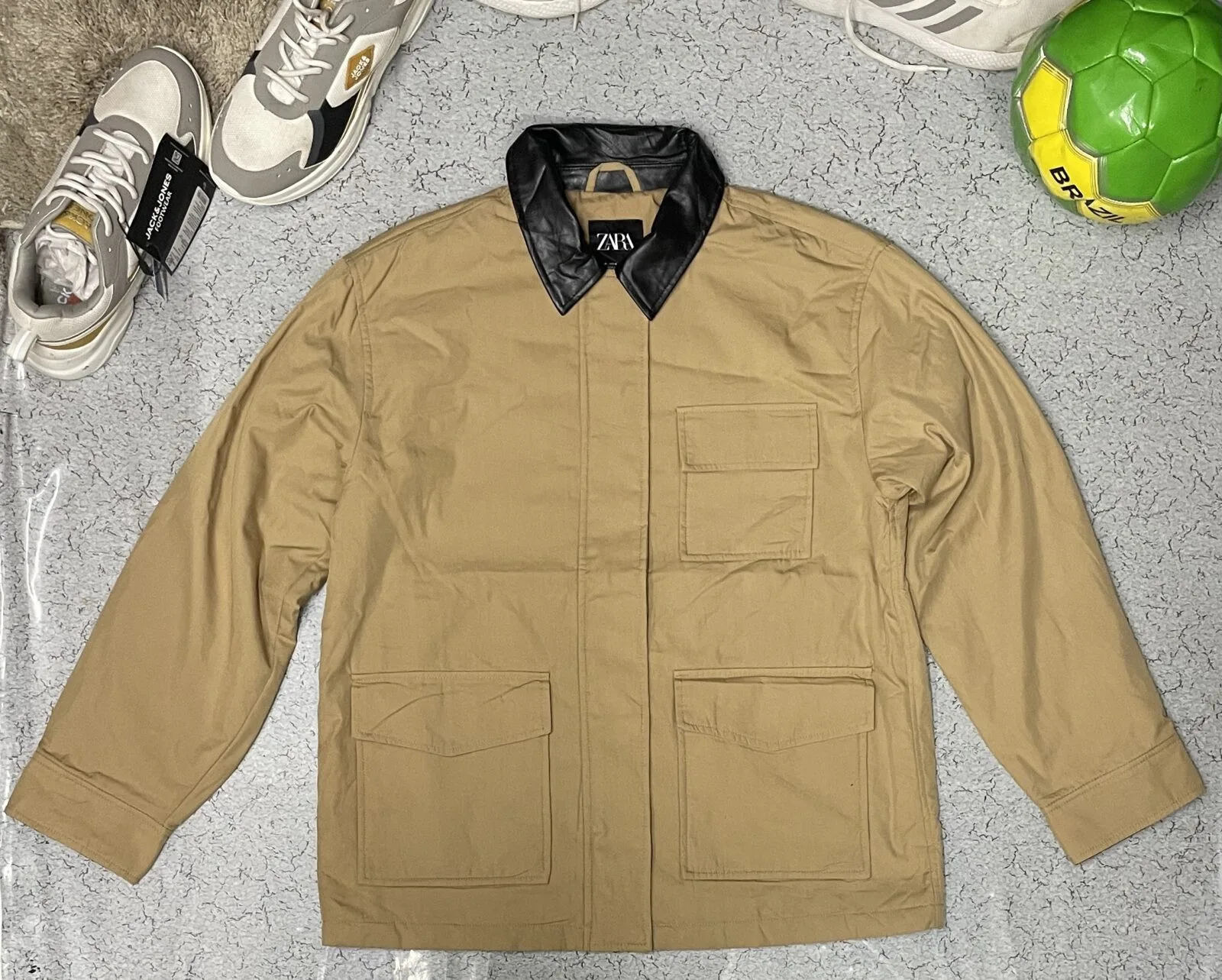 Zara Combination Barn Jacket with a contrast faux leather collar size XL