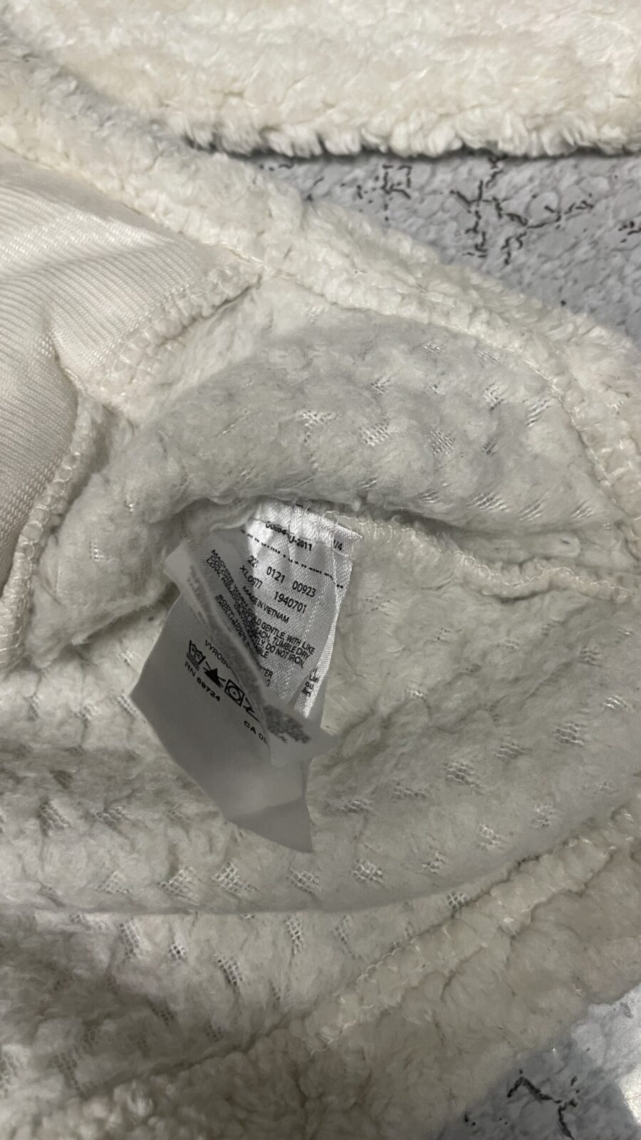Columbia Women’s Lite Weight Sweater Off white Size M