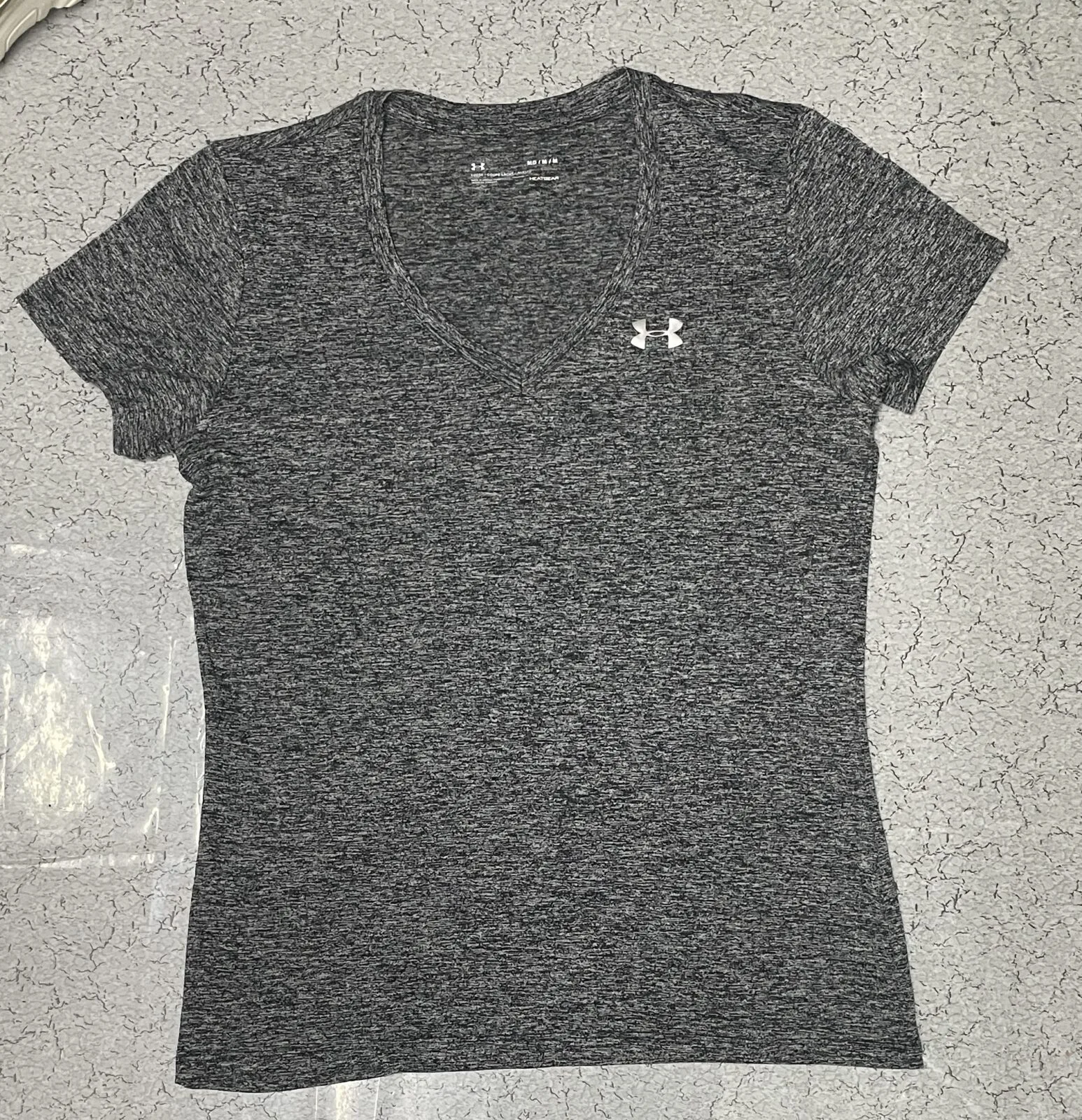 Under Armour Heatgear V neck half sleeve Women's Tshirt grey size M