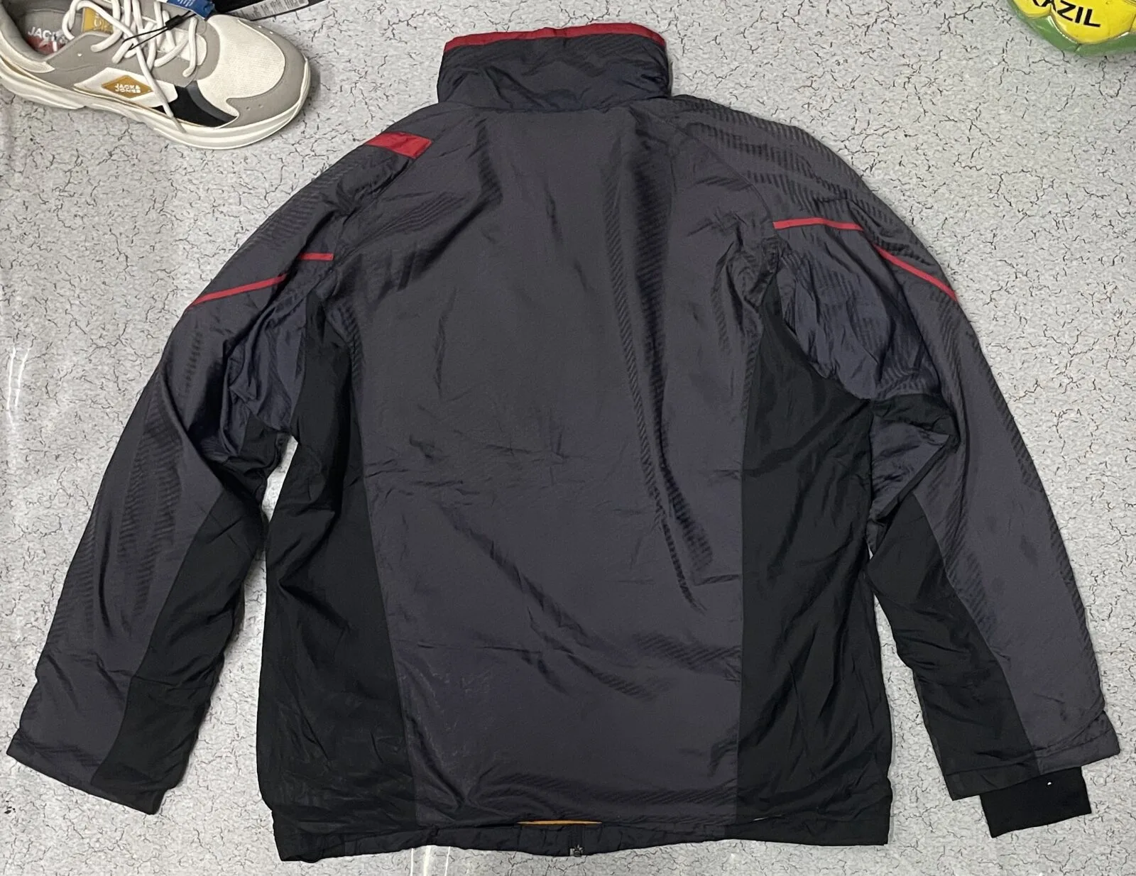 ASICS OVERSIZED WINTER JACKET SIZE XXL