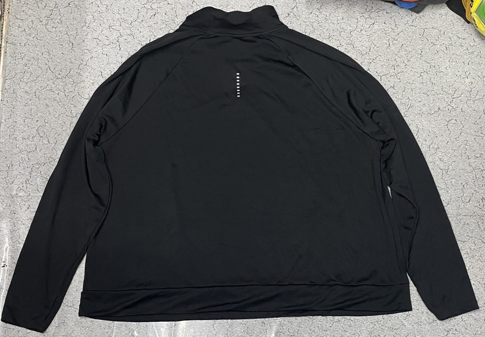 Nike Running Dri Fit Swoosh Half Zip Up oversized Tshirt Balck size XXL