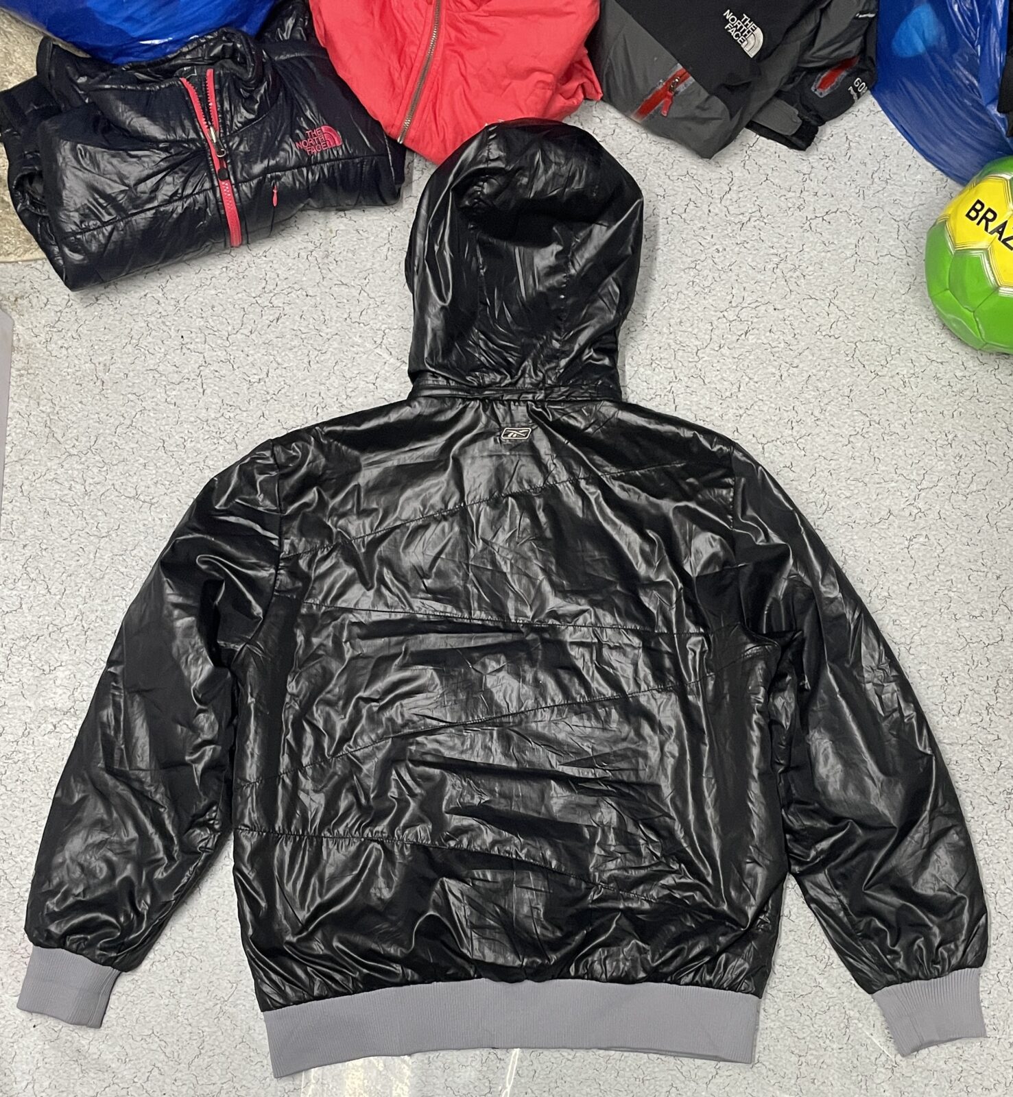 Reebok puffer hooded Winter Jacket Waterproof black Grey size xl