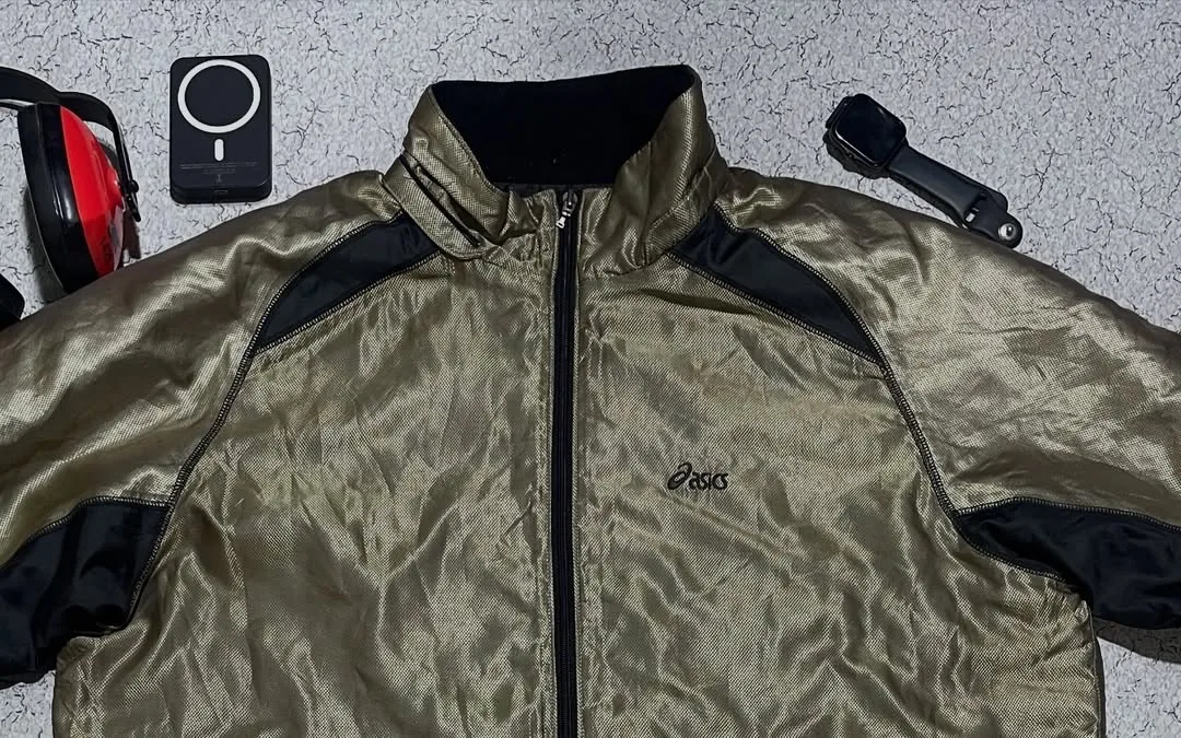Asics Winter Puffer Lite Weight Jacket Size Xxl Color Gold